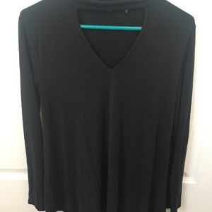 Black long sleeve key hole neck top